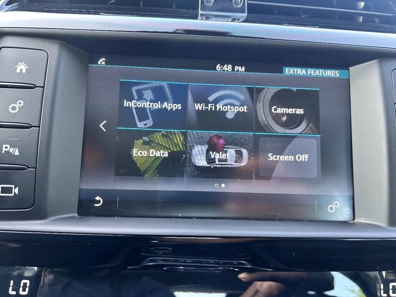 Used 2017 Jaguar XE Premium RWD image 22