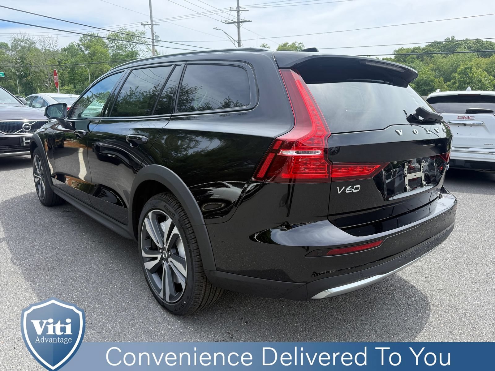 New 2026 Volvo V60 B5 Cross Country Plus w/ Climate Package AWD/4WD image 6