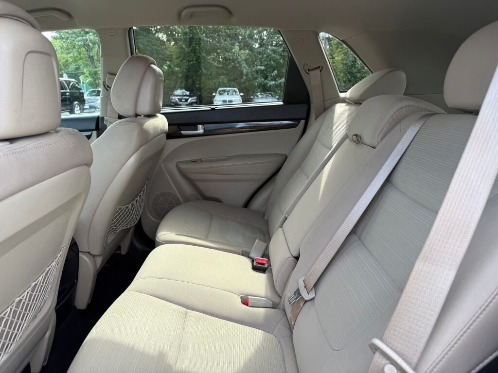Used 2014 Kia Sorento LX FWD image 22