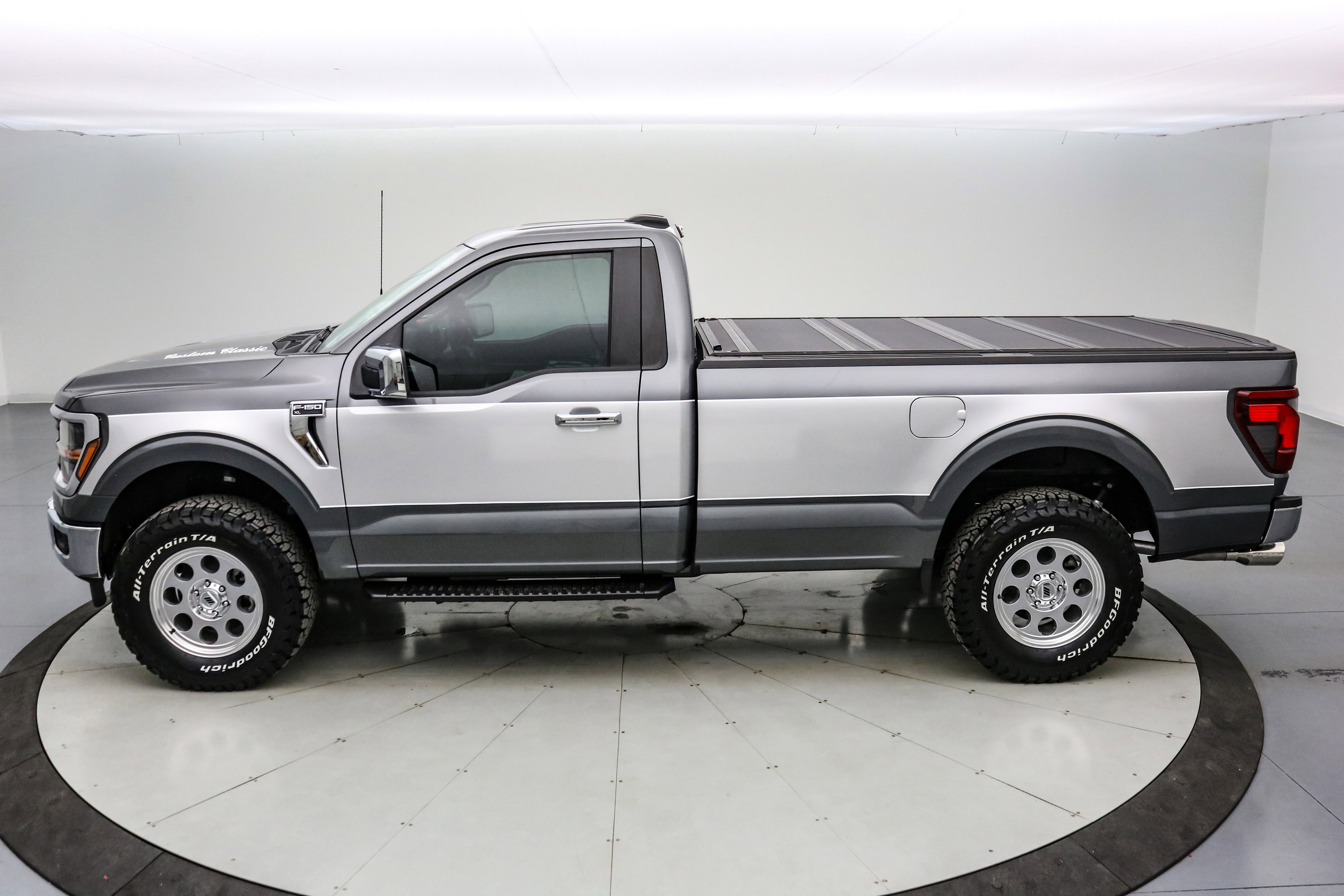 New 2025 Ford F150 XL w/ Equipment Group 103A High image 9