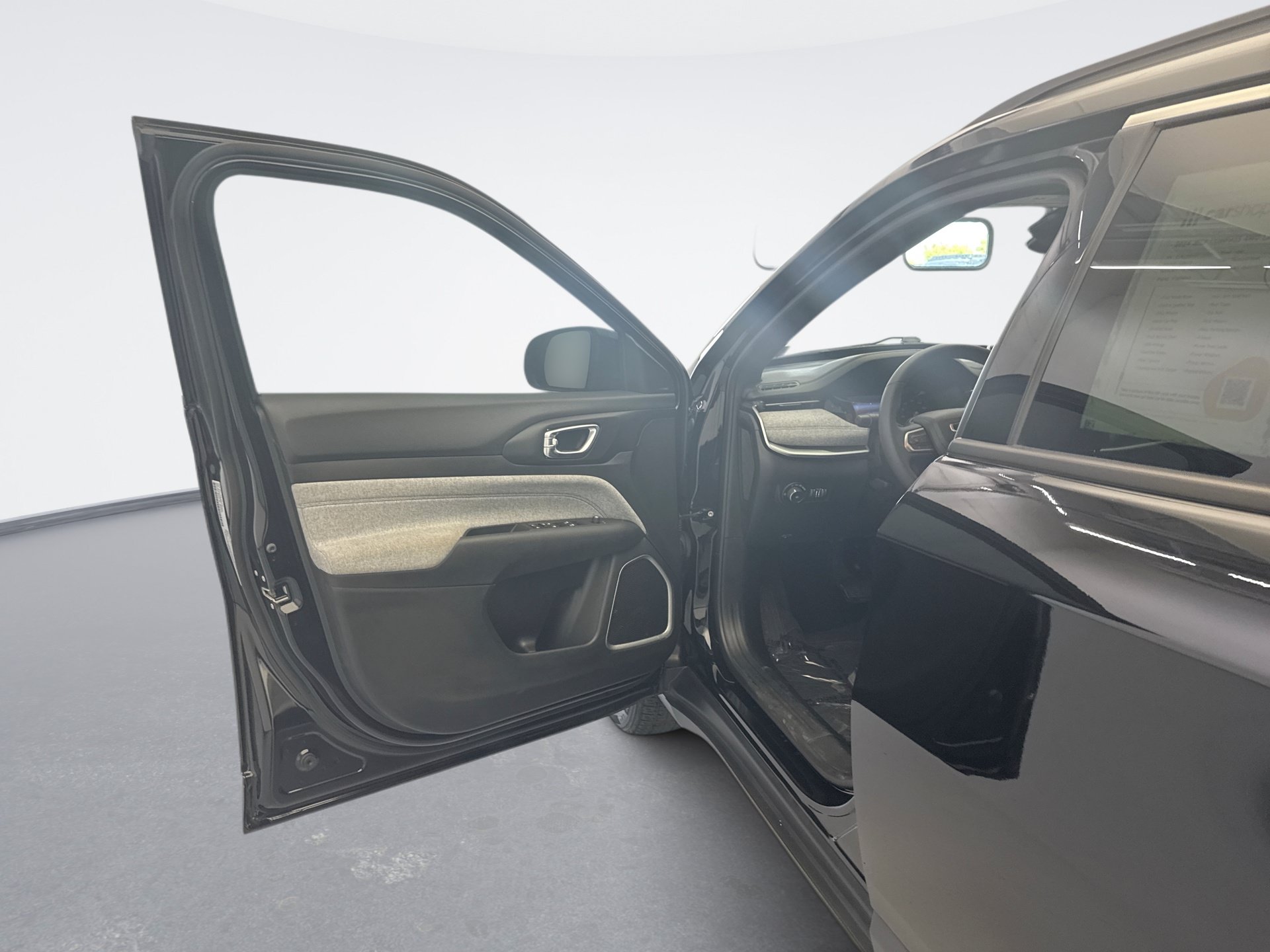 Used 2024 Jeep Compass Latitude AWD/4WD image 9