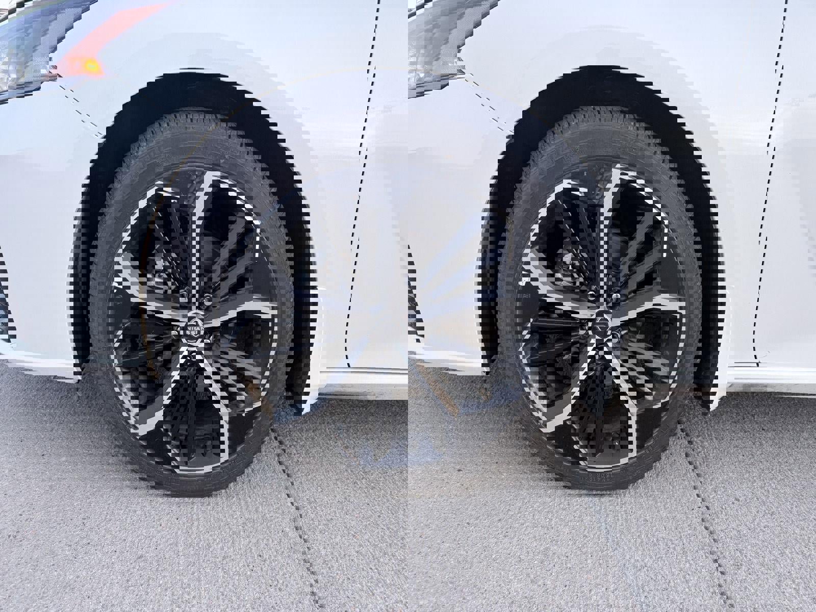 Used 2024 Nissan Altima 2.5 SR image 32