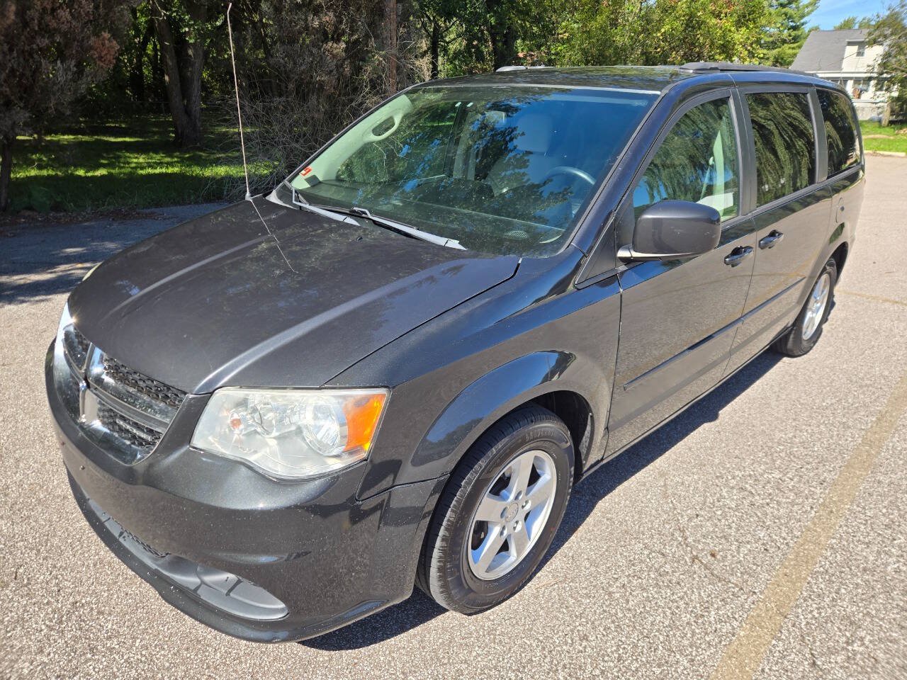 Used 2011 Dodge Grand Caravan Mainstreet w/ PWR Convenience Group FWD image 3