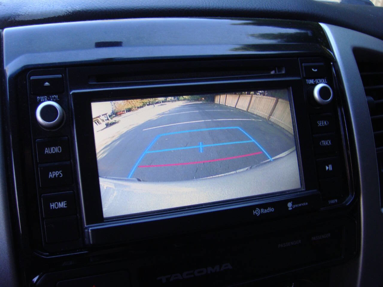 Used 2015 Toyota Tacoma 4x4 Double Cab w/ TRD Off-Road Package image 16