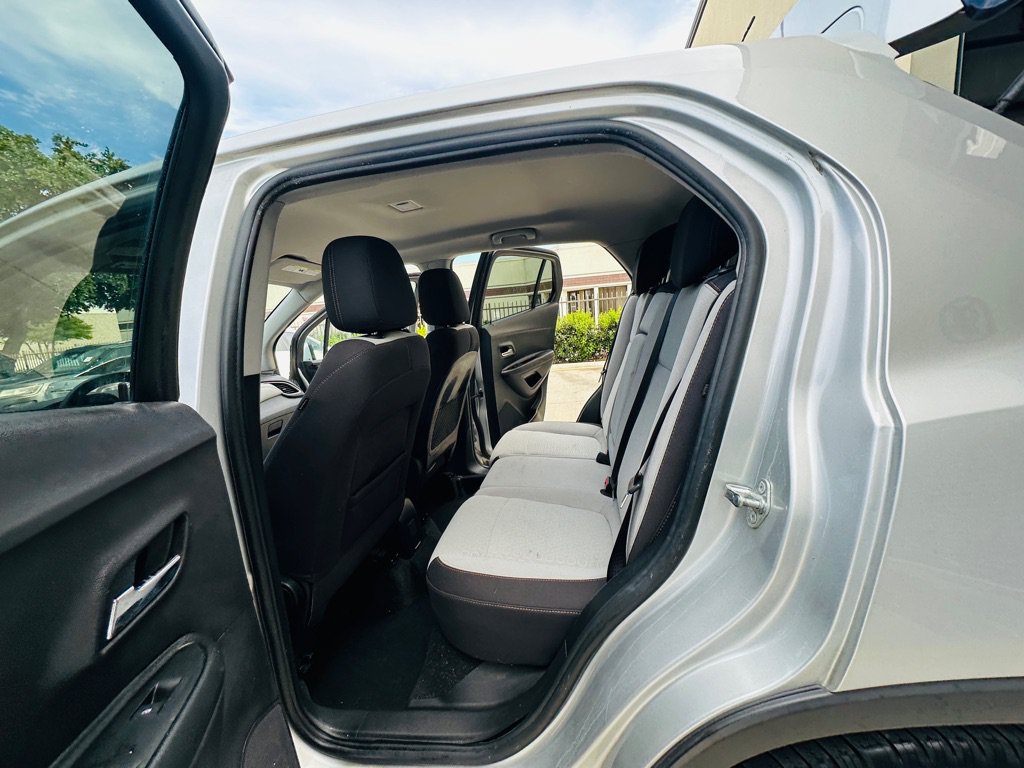 Used 2019 Chevrolet Trax LS w/ Tint and Cruise Package FWD image 15