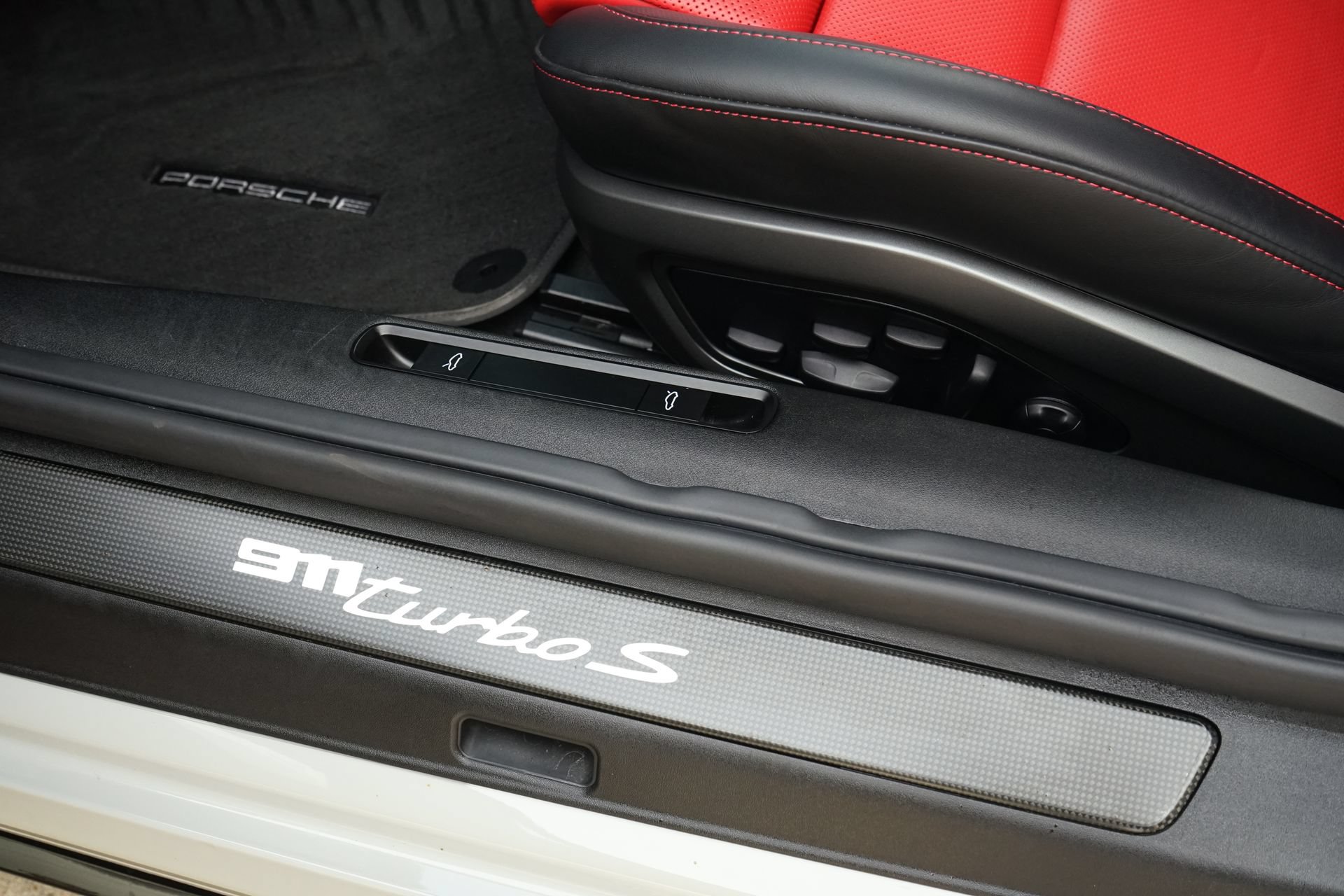 Used 2024 Porsche 911 Turbo S AWD/4WD image 30