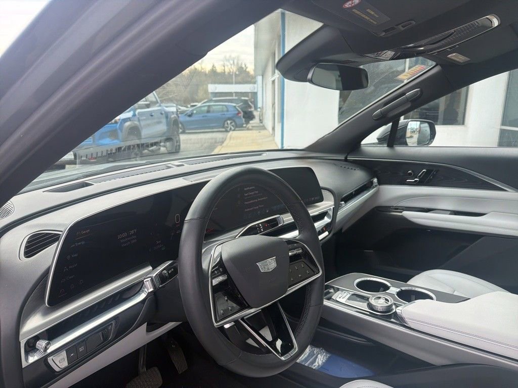 Used 2024 Cadillac Lyriq Luxury image 15