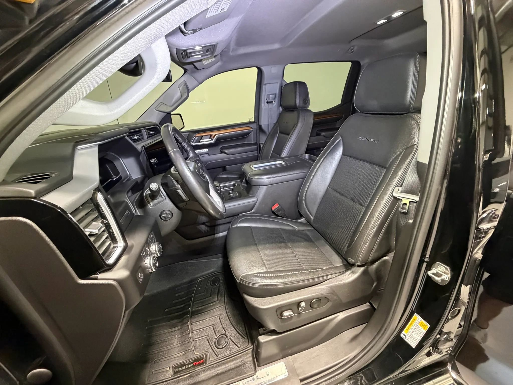 Used 2022 GMC Sierra 1500 Denali AWD/4WD image 12