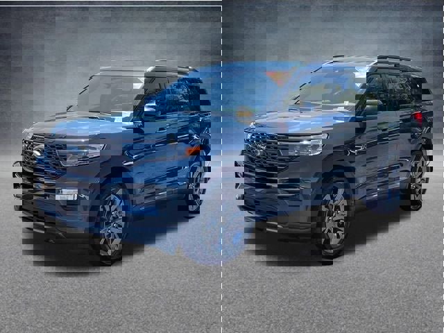 Used 2023 Ford Explorer XLT w/ Equipment Group 202A image 29