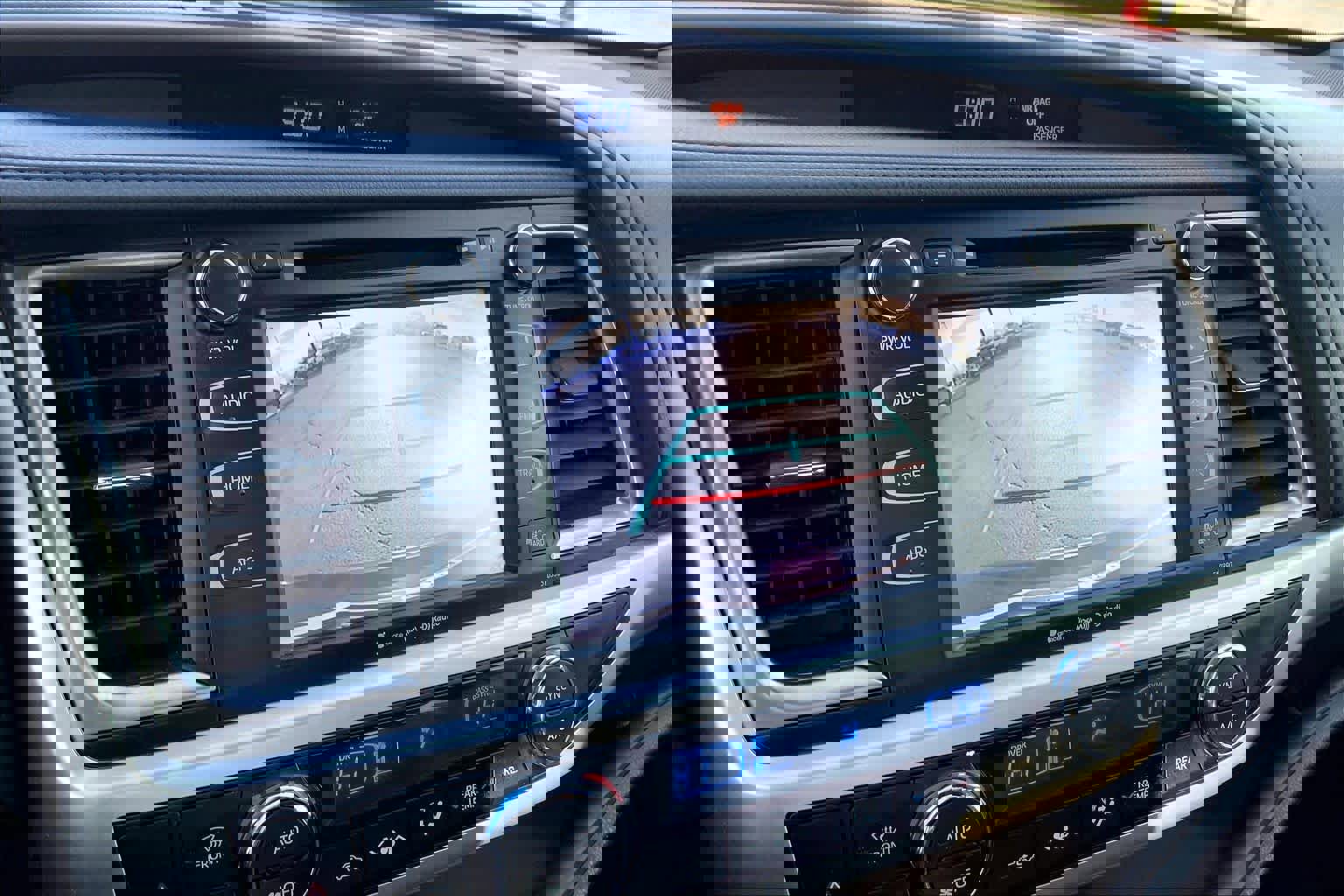 Used 2019 Toyota Highlander XLE image 27