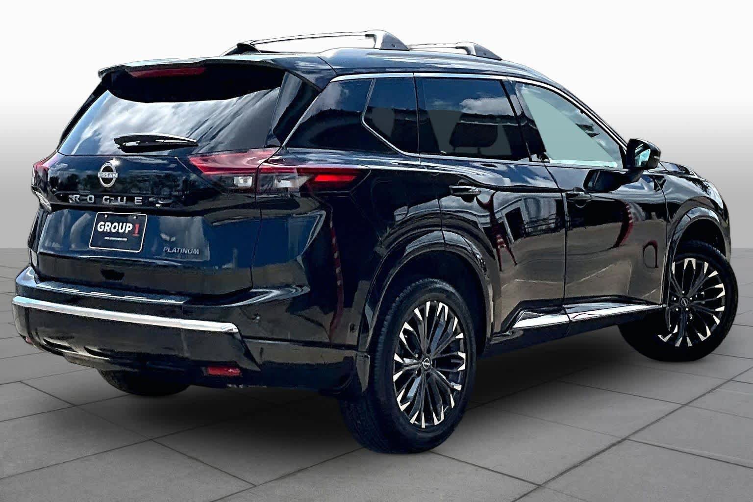 Certified 2025 Nissan Rogue Platinum w/ Platinum Premium Package FWD image 13