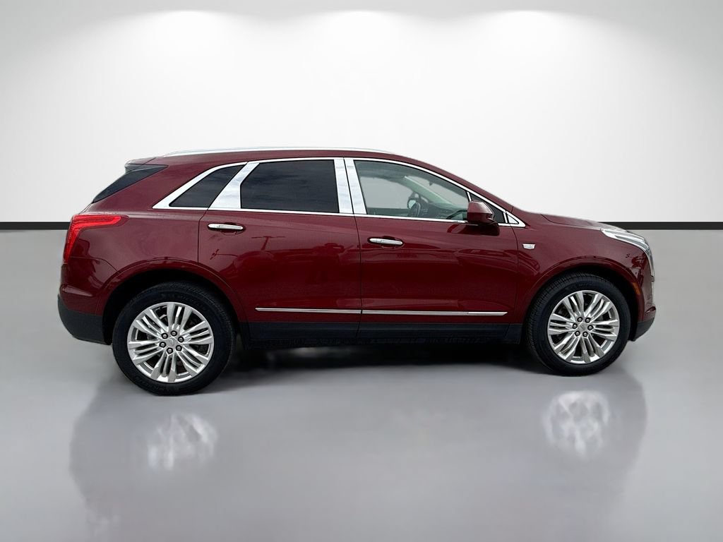 Used 2018 Cadillac XT5 Premium Luxury FWD image 2