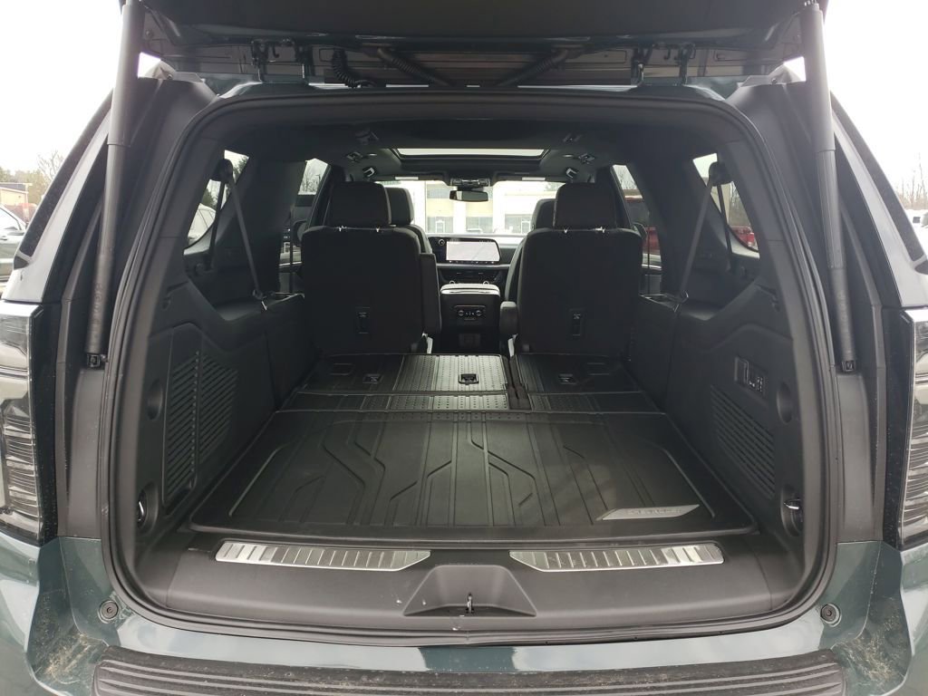 New 2026 Chevrolet Suburban Z71 w/ Comfort Package image 21