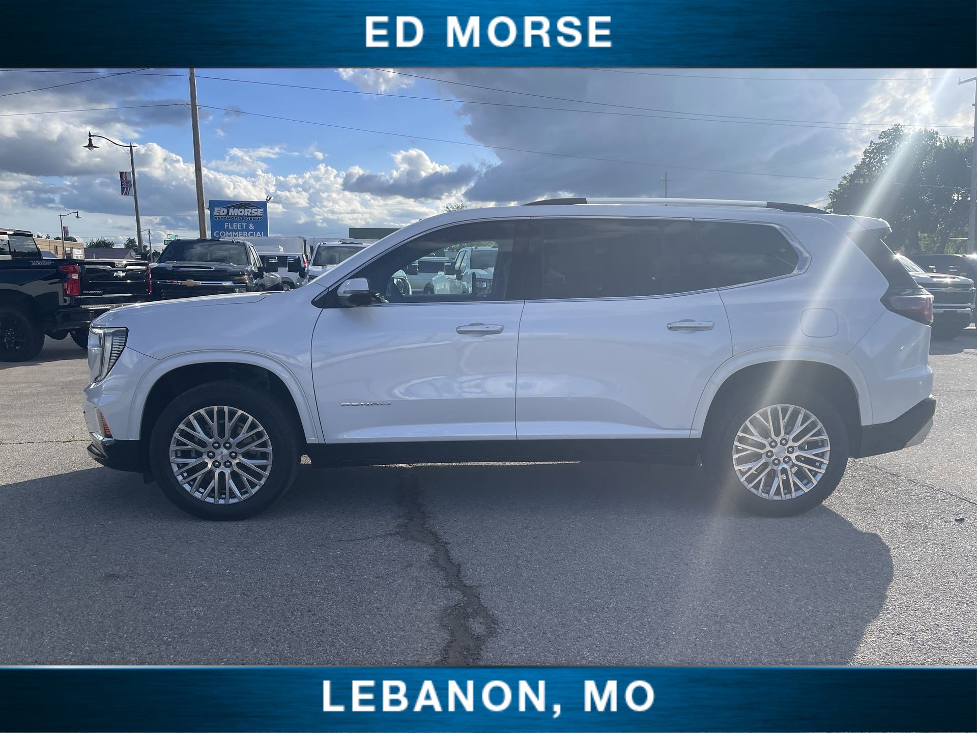 Used 2024 GMC Acadia Denali AWD/4WD image 10