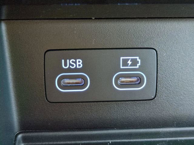 Certified 2025 Genesis GV80 2.5T Select image 17