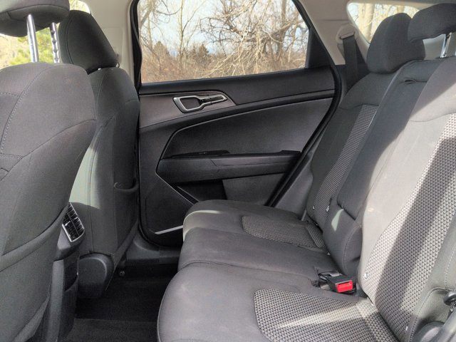Used 2024 Kia Sportage LX image 19