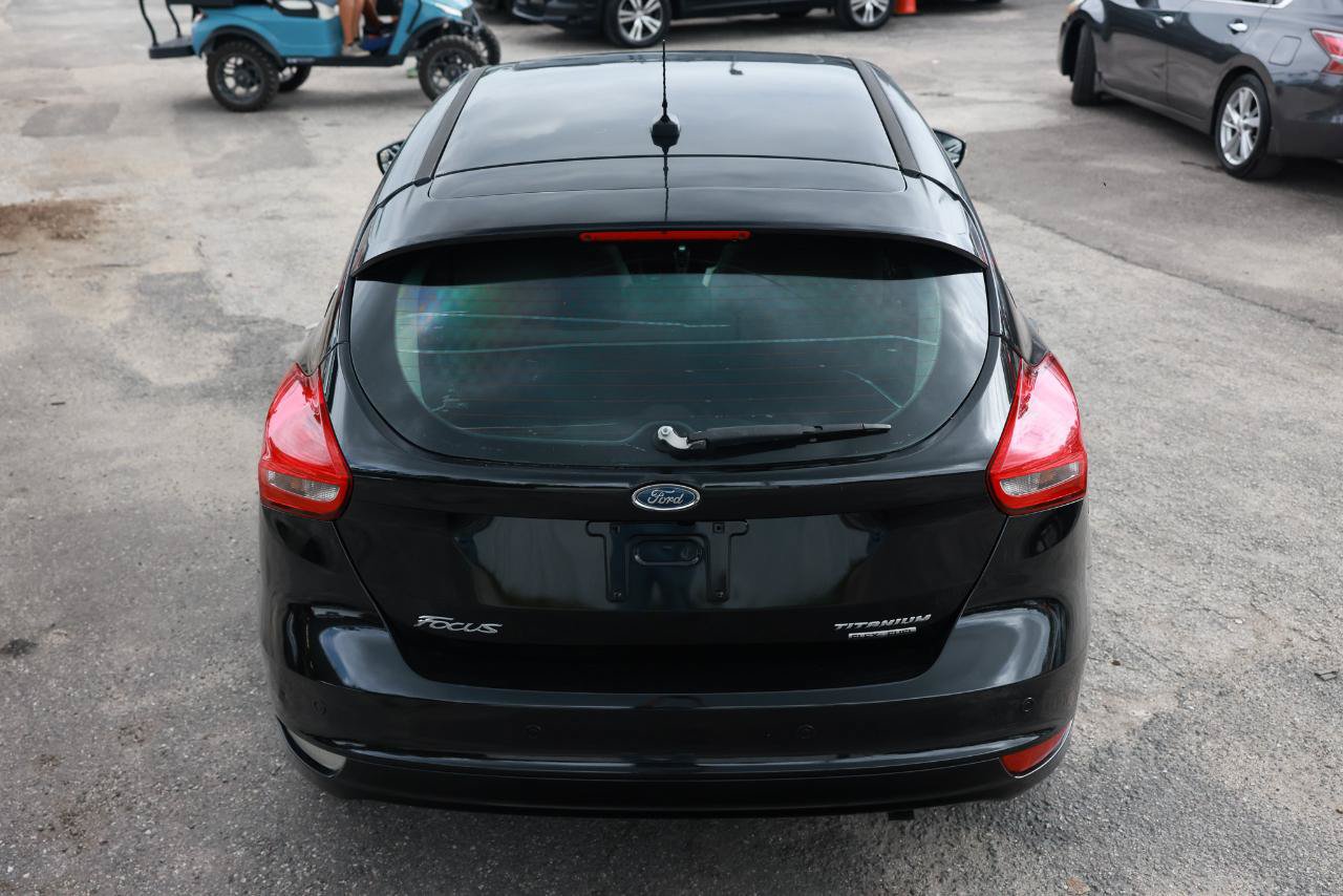 Used 2016 Ford Focus Titanium FWD image 9