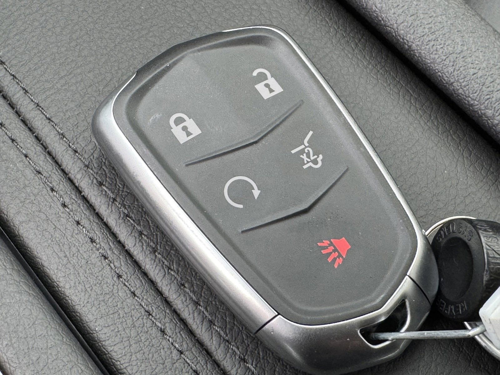 New 2025 Cadillac XT5 Luxury image 31