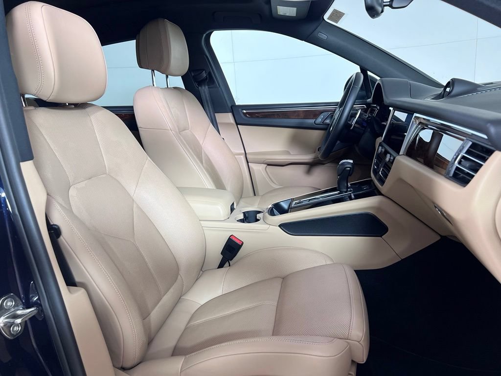 Certified 2023 Porsche Macan S AWD/4WD image 19