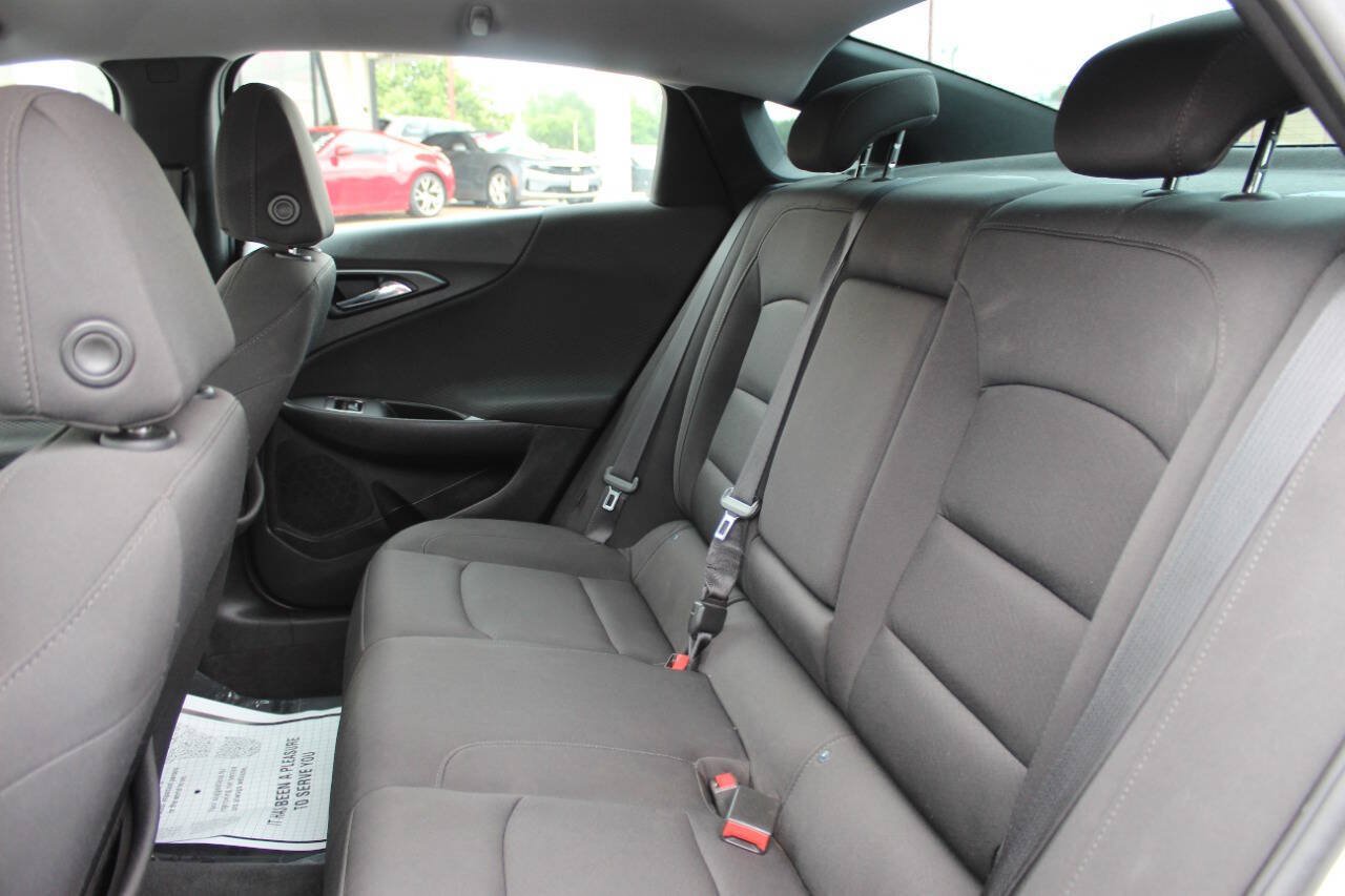 Used 2018 Chevrolet Malibu LS w/ LPO, Convenience Package 1 FWD image 14