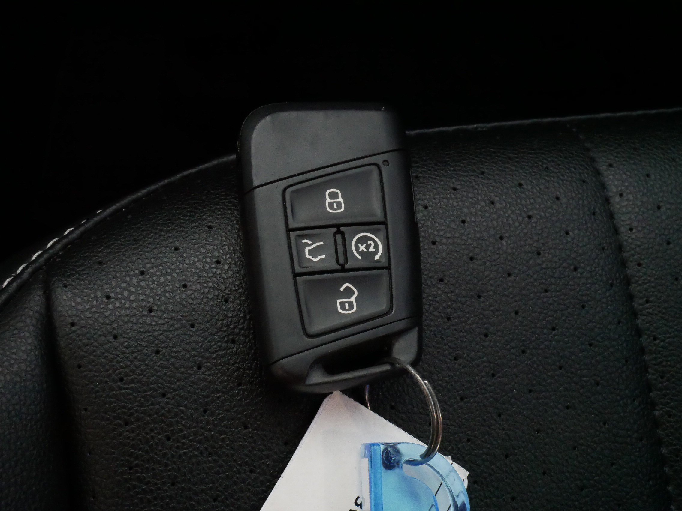 Used 2022 Volkswagen Tiguan SE AWD/4WD image 31
