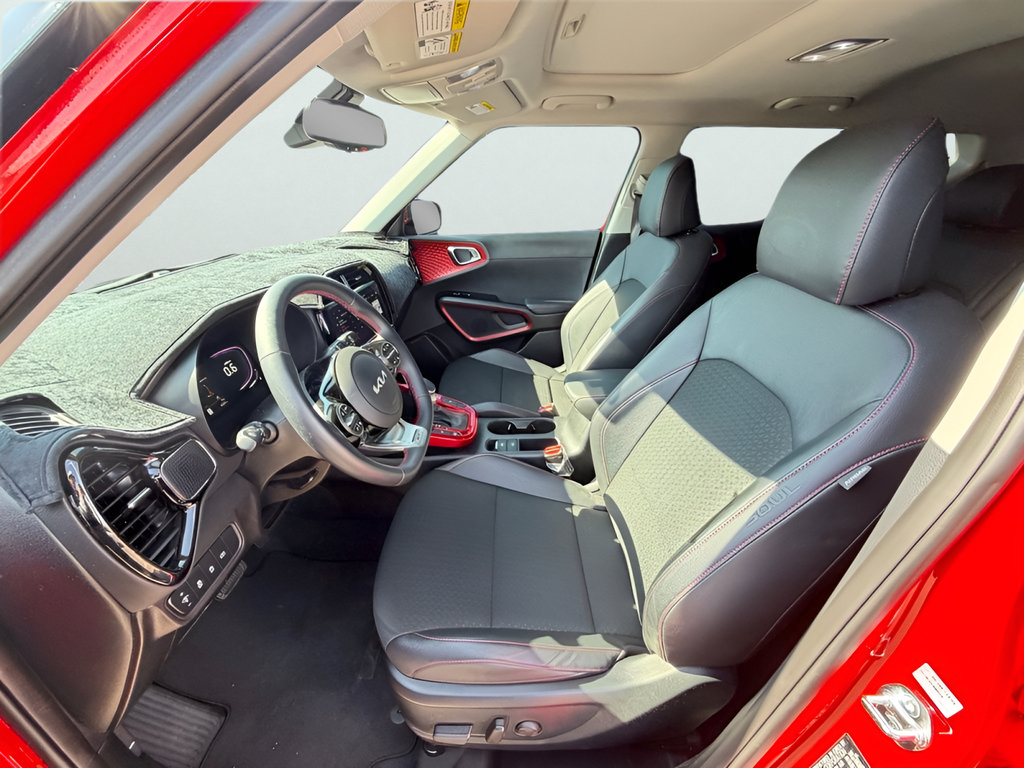 Used 2025 Kia Soul GT-Line w/ GT-Line Technology Package FWD image 17