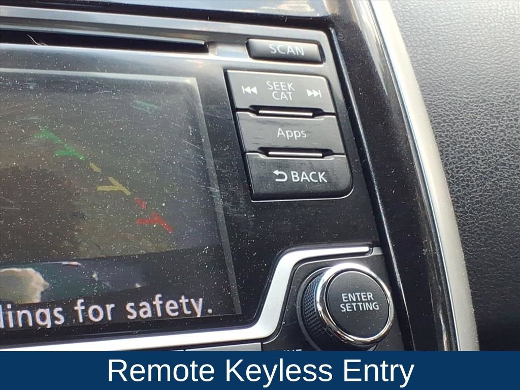 Used 2016 Nissan Versa Note SV image 5