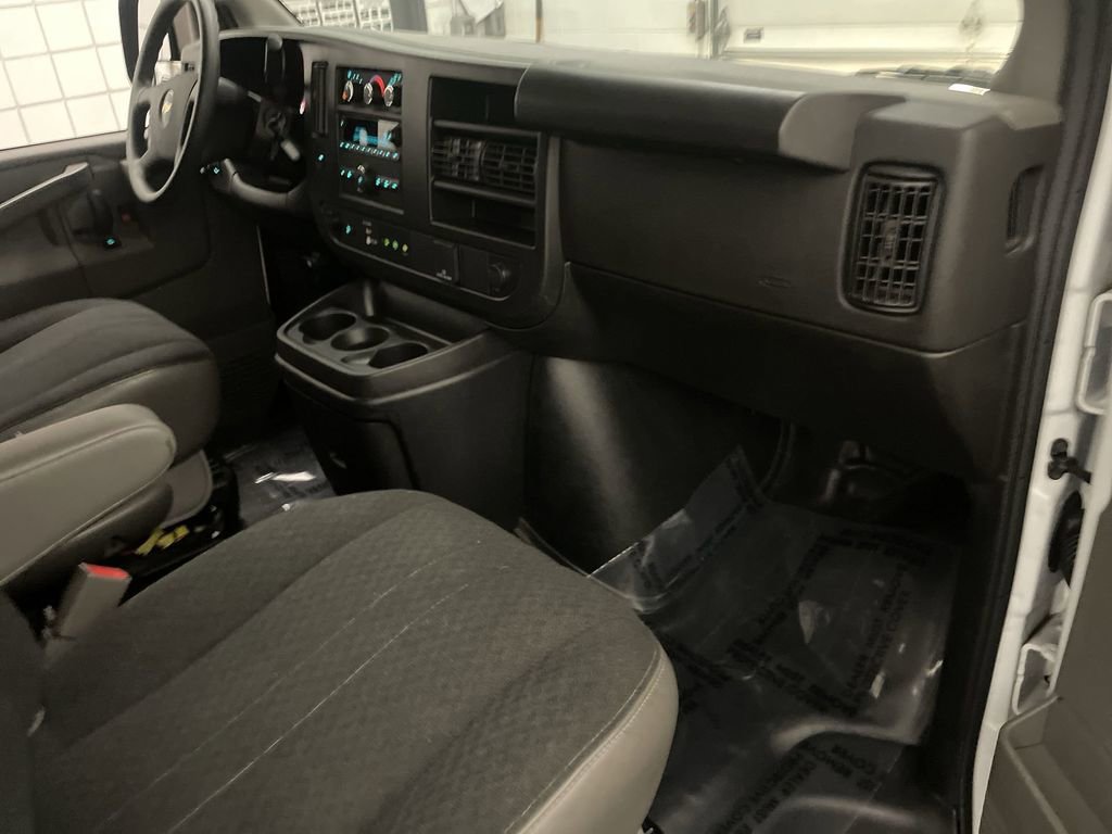 Used 2024 Chevrolet Express 2500 image 19