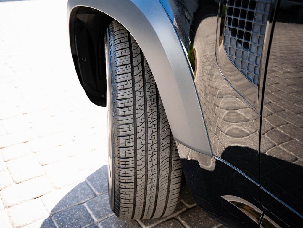 Used 2023 Land Rover Defender 130 X-Dynamic SE image 48