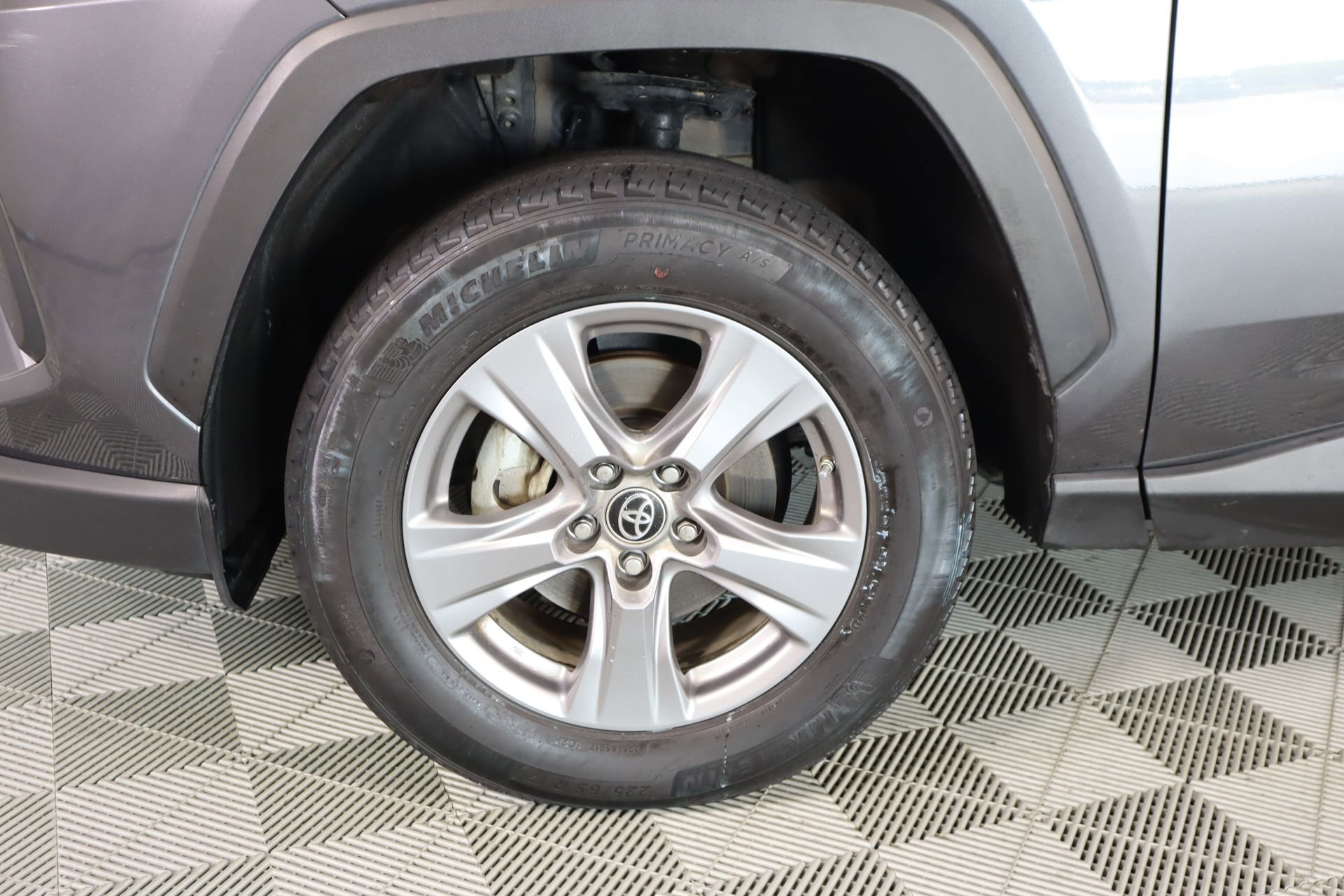 Used 2022 Toyota RAV4 LE image 16