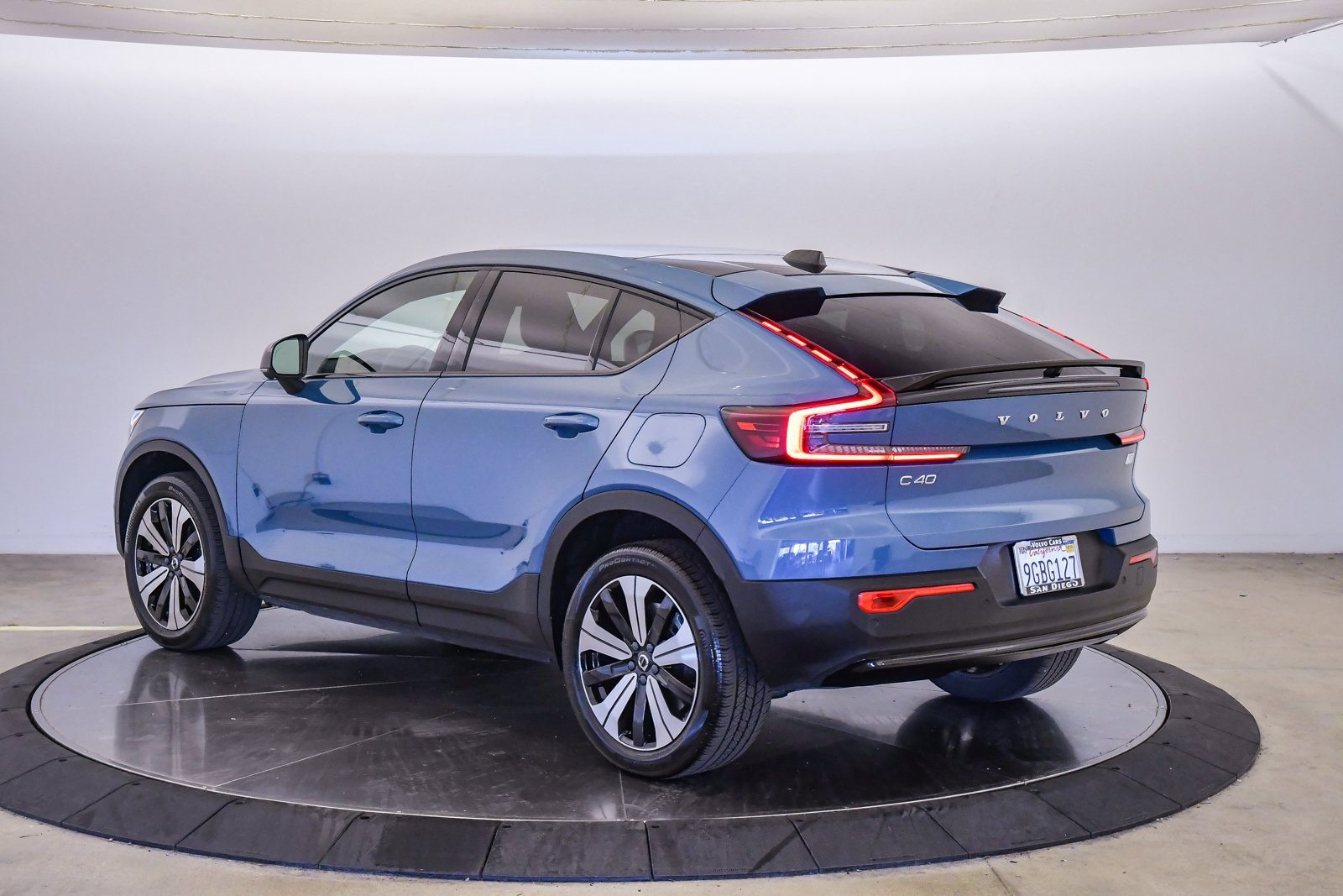 Certified 2023 Volvo C40 P8 Recharge Plus image 2