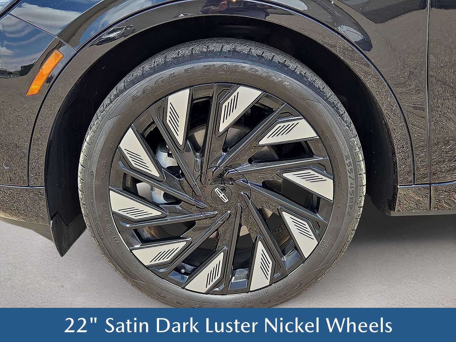 Used 2024 Lincoln Nautilus Reserve w/ Equipment Group 202A AWD/4WD image 9