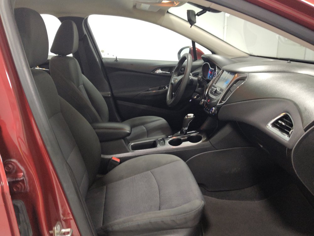 Used 2018 Chevrolet Cruze LT FWD image 21