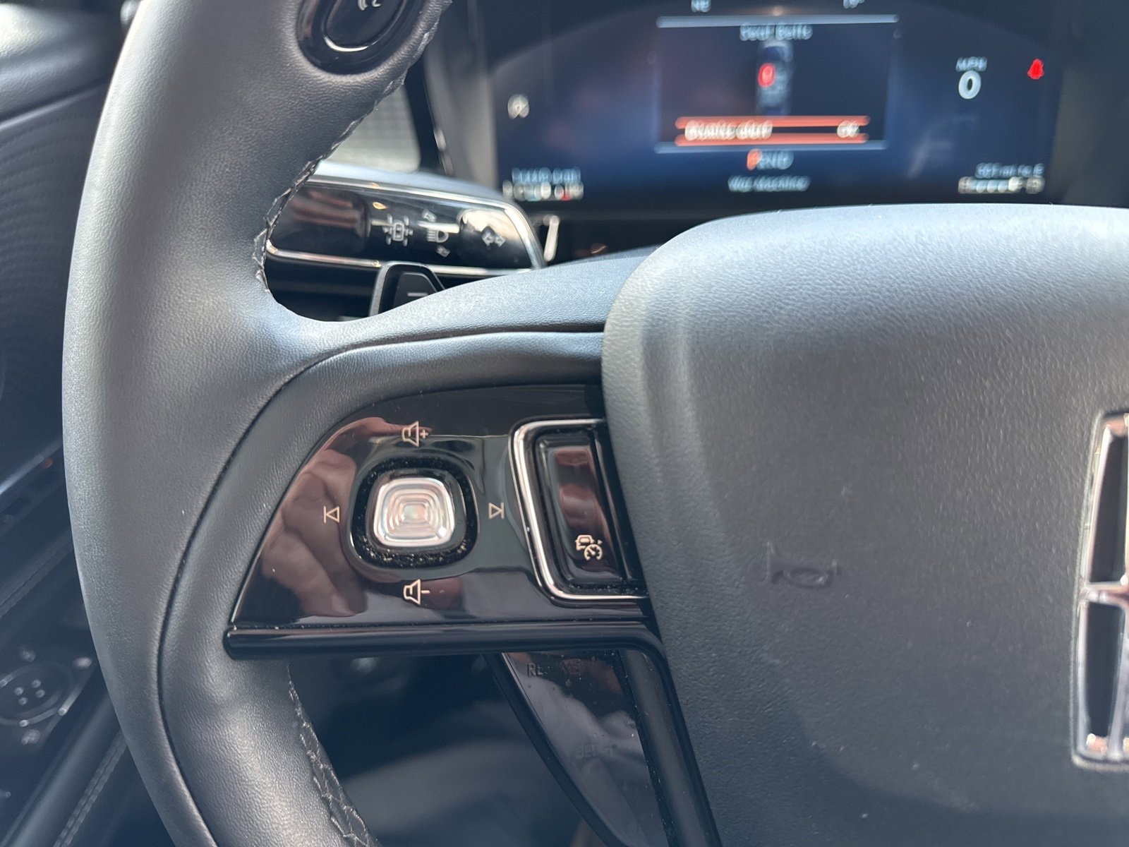 Used 2023 Lincoln Corsair AWD w/ Equipment Group 101A image 24