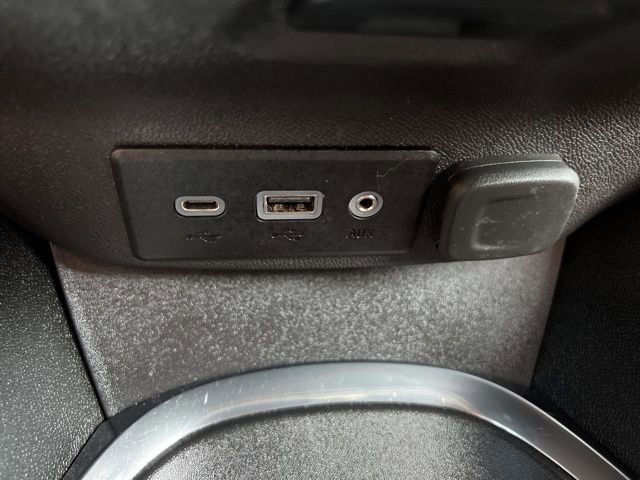 Used 2023 Chevrolet Malibu LT image 28