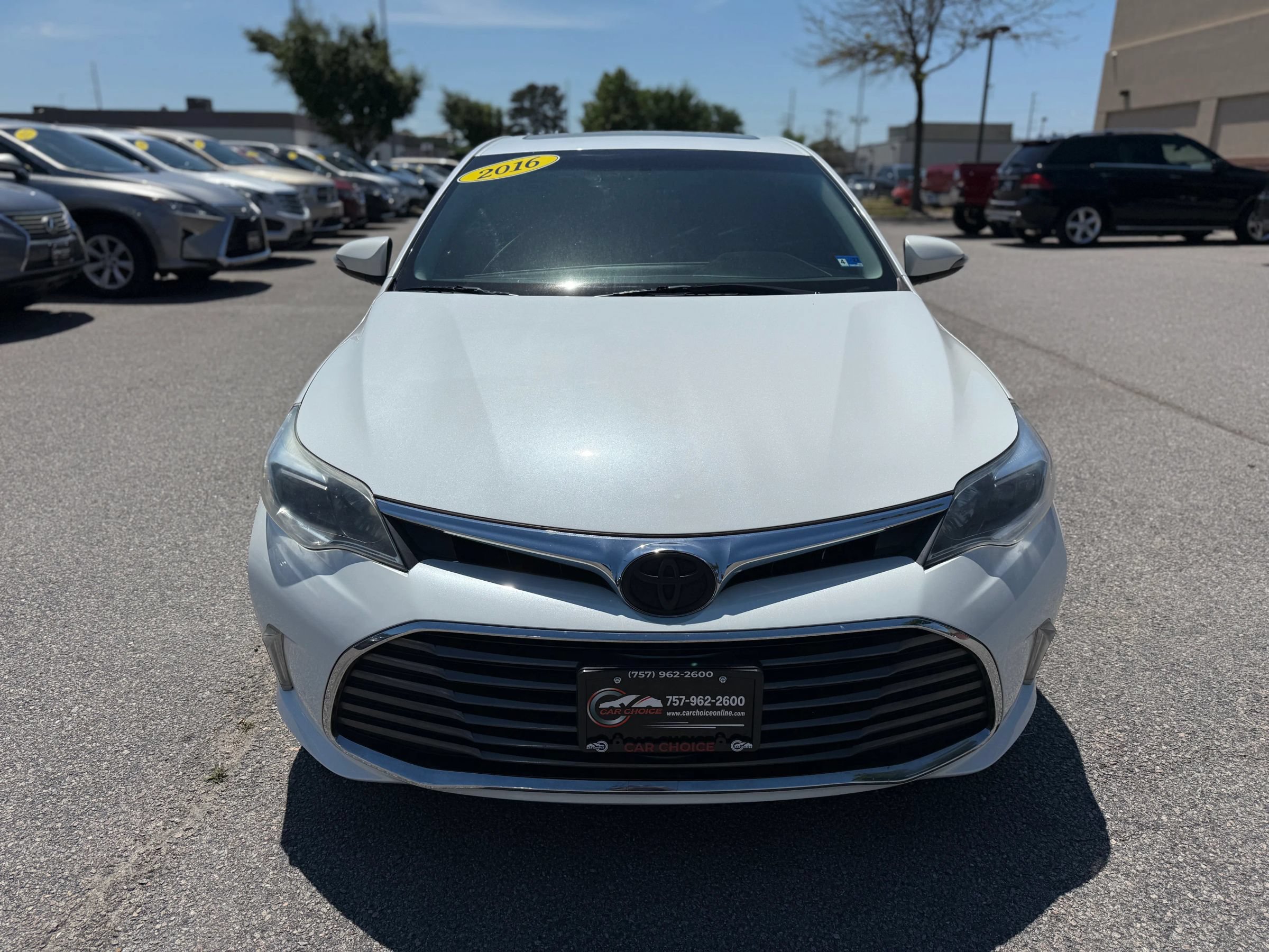 Used 2016 Toyota Avalon XLE Premium FWD image 5
