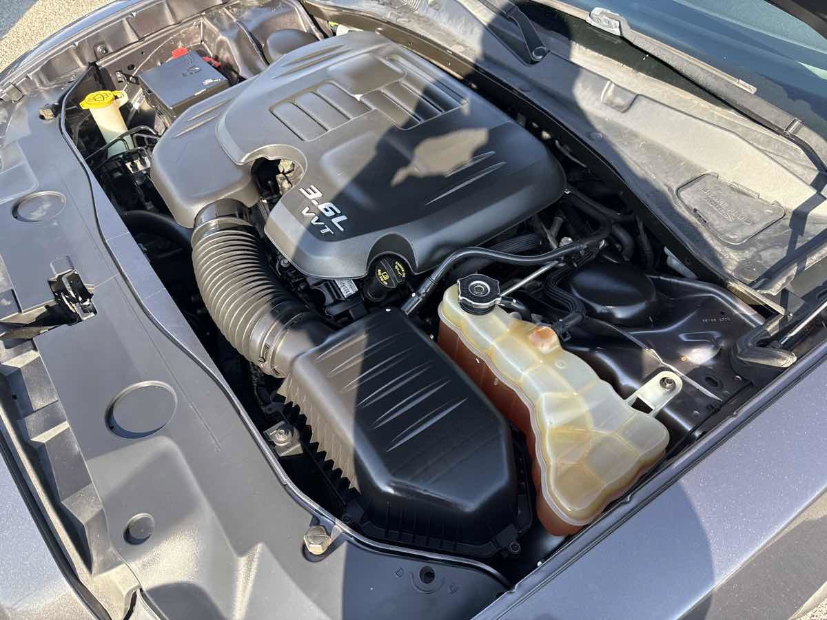 Used 2014 Dodge Charger SE RWD image 39