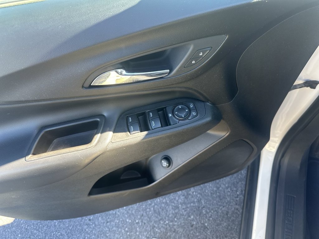 Used 2020 Chevrolet Equinox LT AWD/4WD image 19