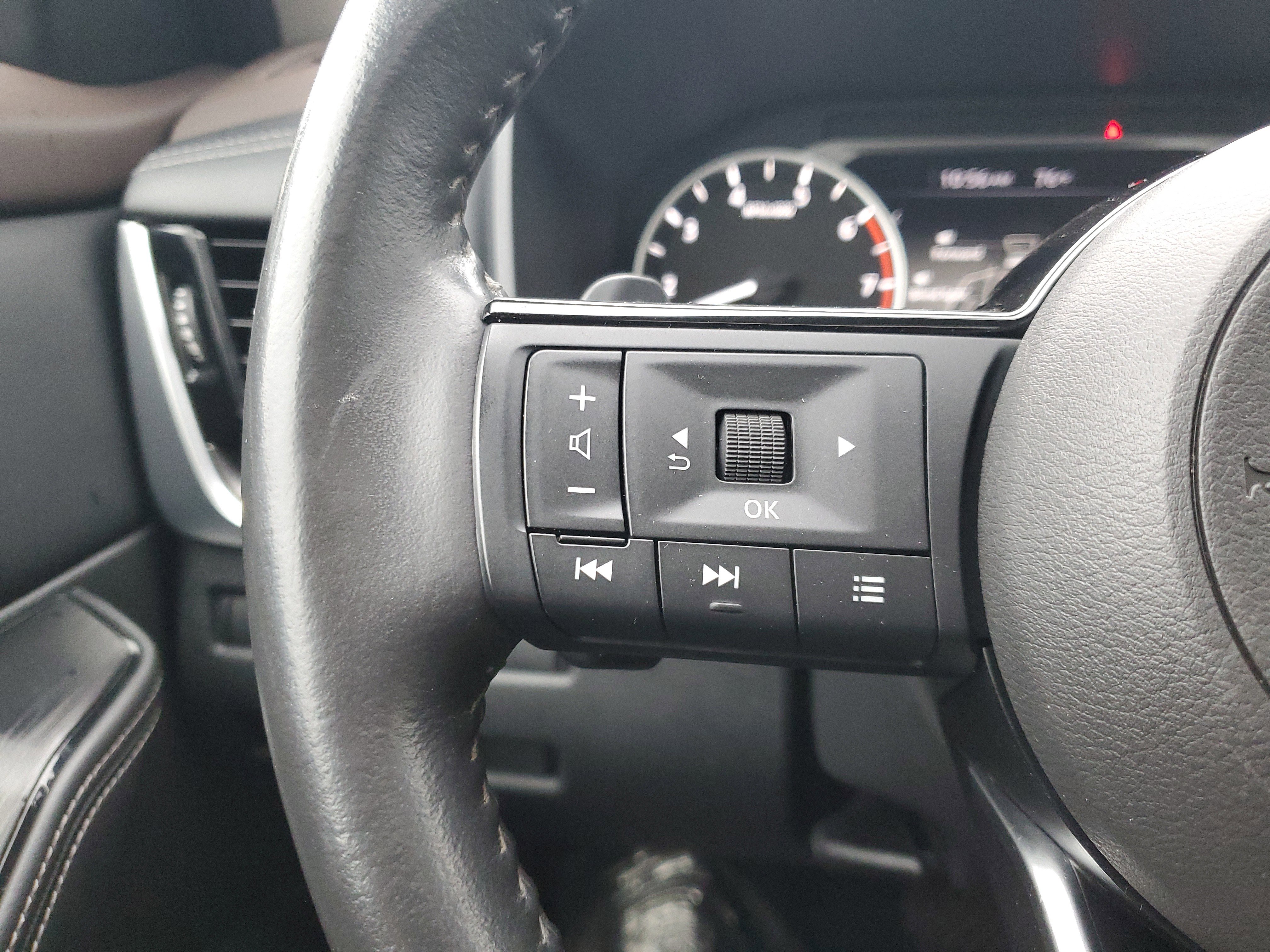 Certified 2021 Nissan Rogue SV w/ Premium Package image 19