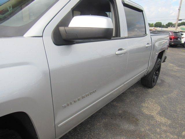 Used 2018 Chevrolet Silverado 1500 LT AWD/4WD image 5