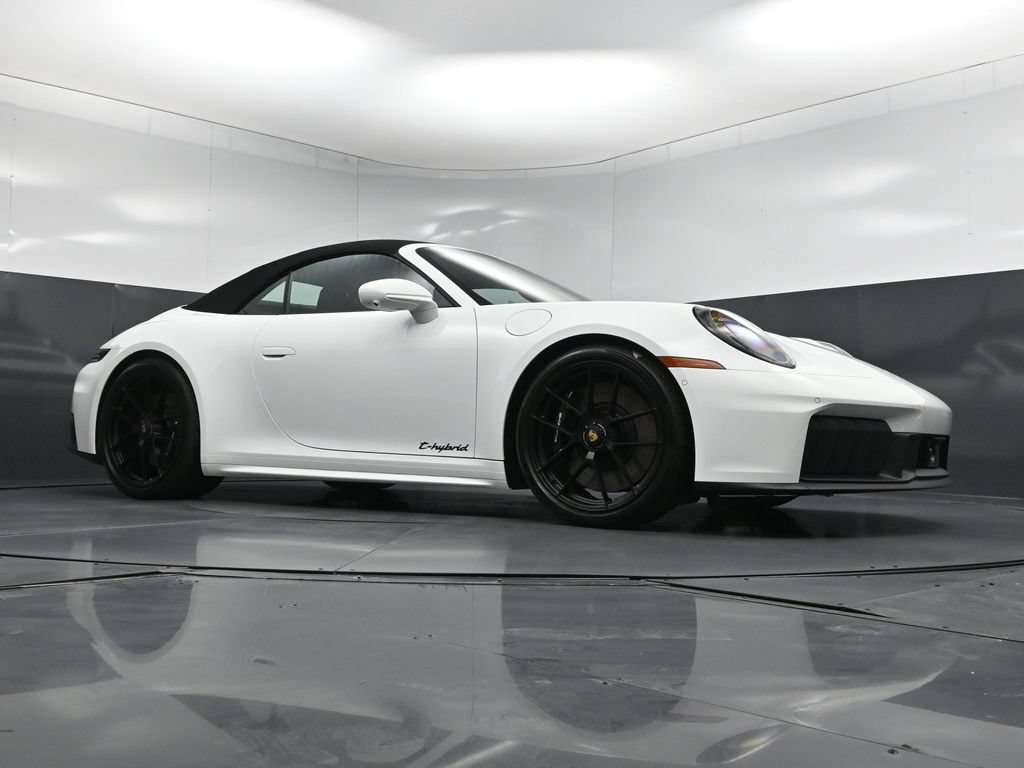 Used 2026 Porsche 911 Carrera GTS RWD image 29