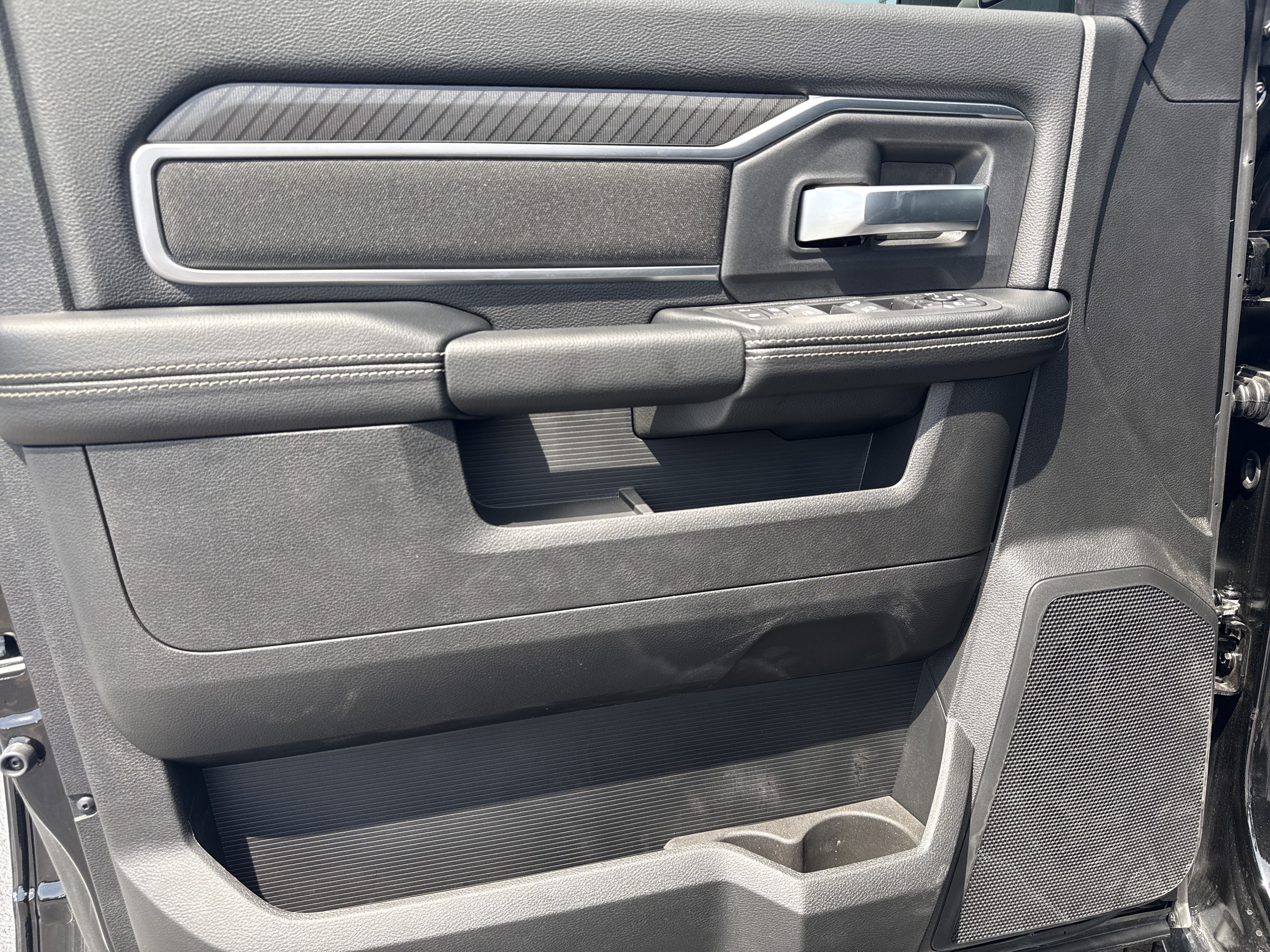 New 2026 RAM 3500 Big Horn AWD/4WD image 12