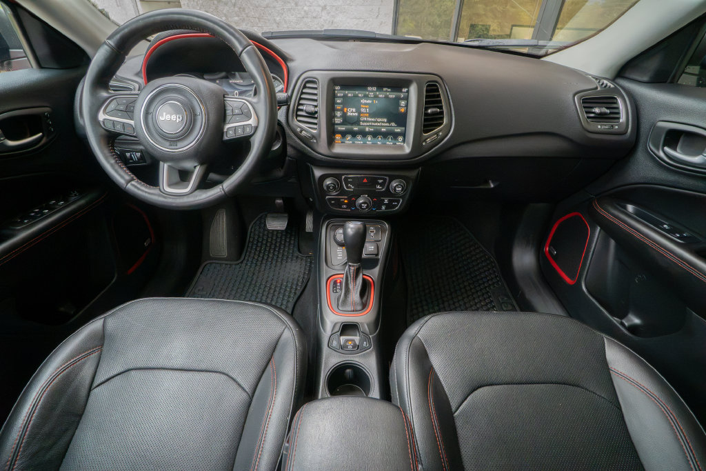 Used 2021 Jeep Compass Trailhawk w/ Sun and Sound Group AWD/4WD image 19
