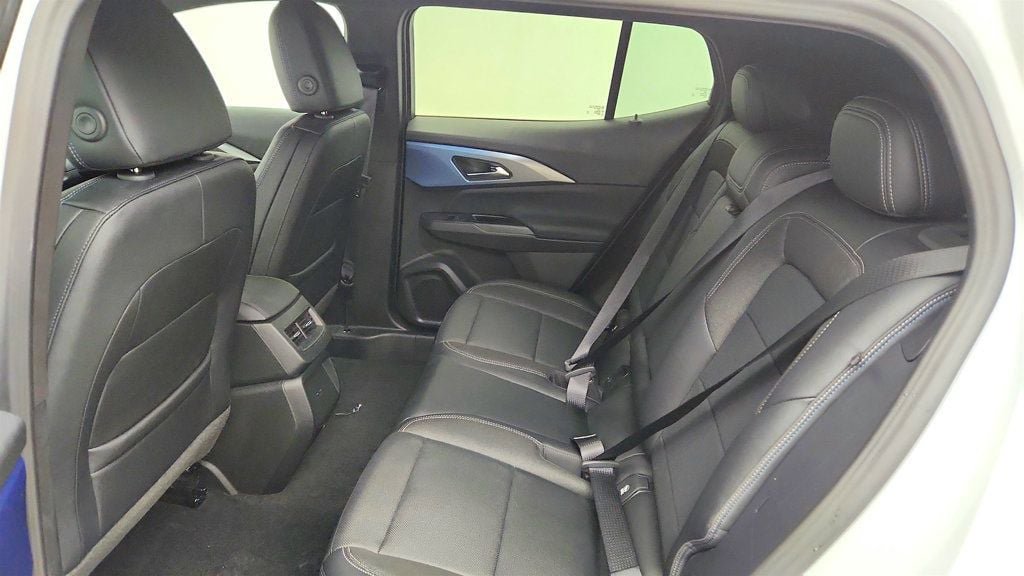 Used 2025 Chevrolet Equinox EV LT FWD image 16