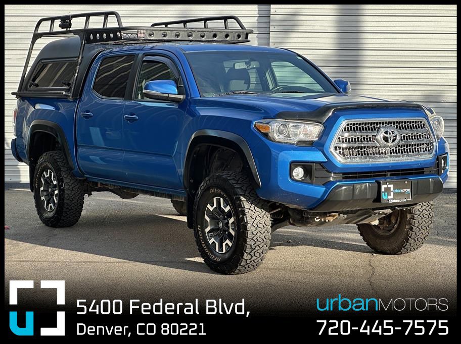 Used 2017 Toyota Tacoma TRD Off-Road image 1