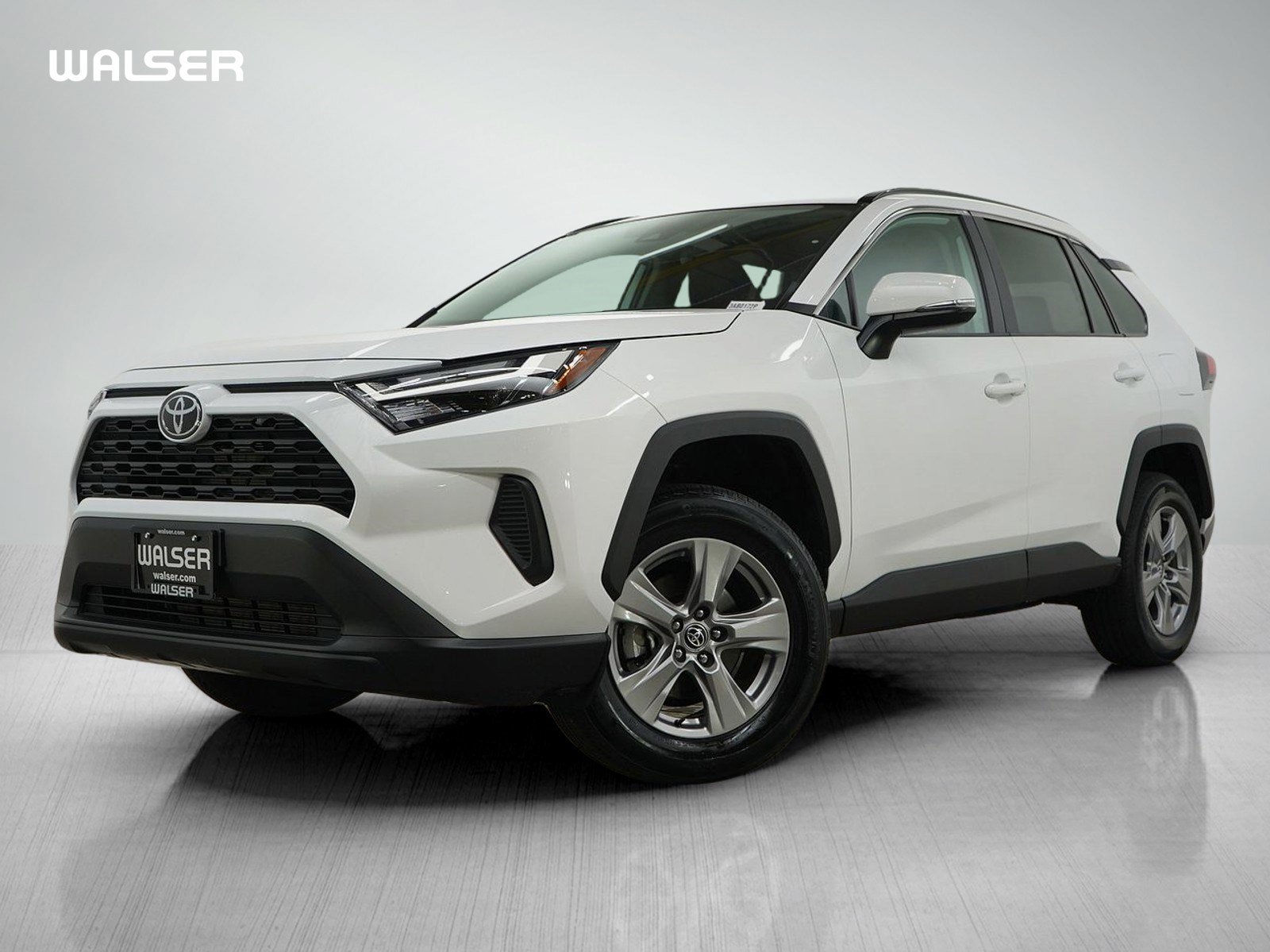Used 2025 Toyota RAV4 XLE AWD/4WD image 1