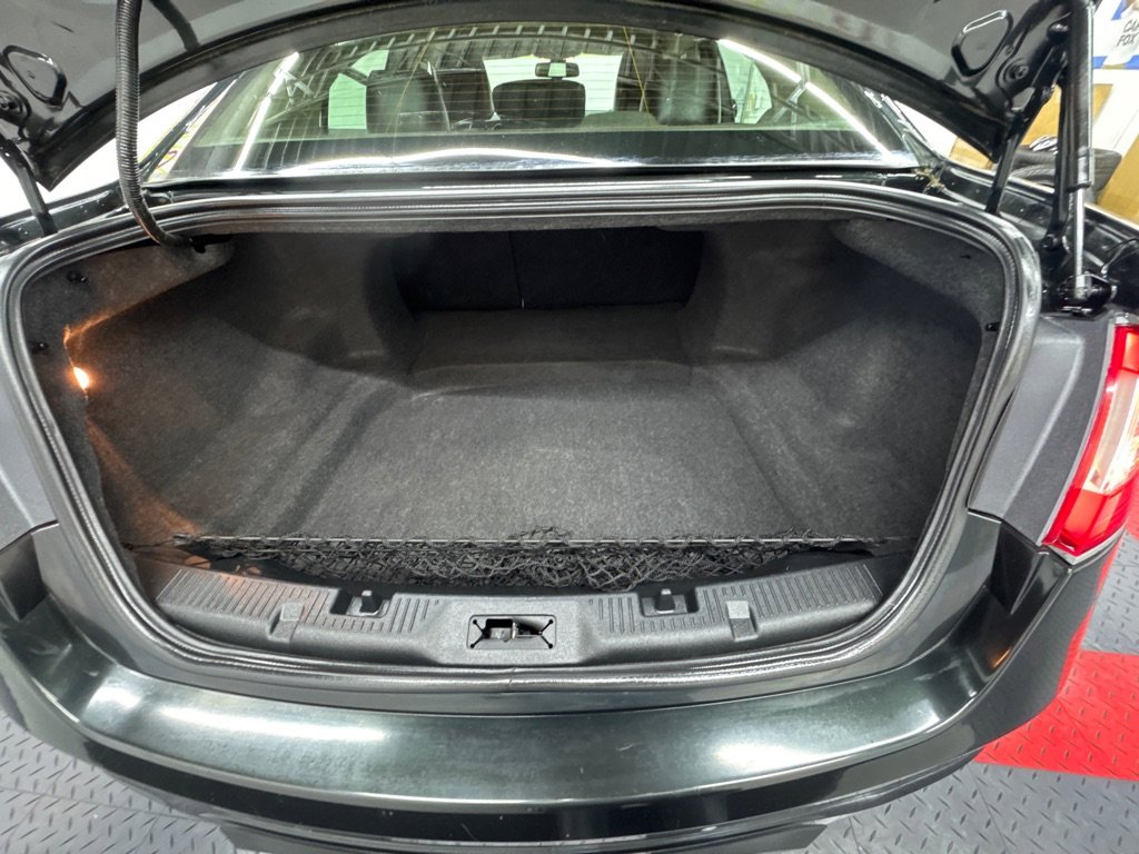 Used 2010 Ford Taurus SHO image 15