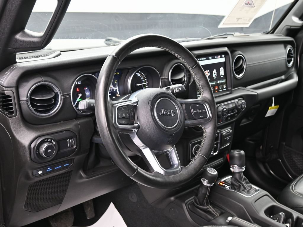 Used 2023 Jeep Wrangler Unlimited Sahara w/ Cold Weather Group image 17