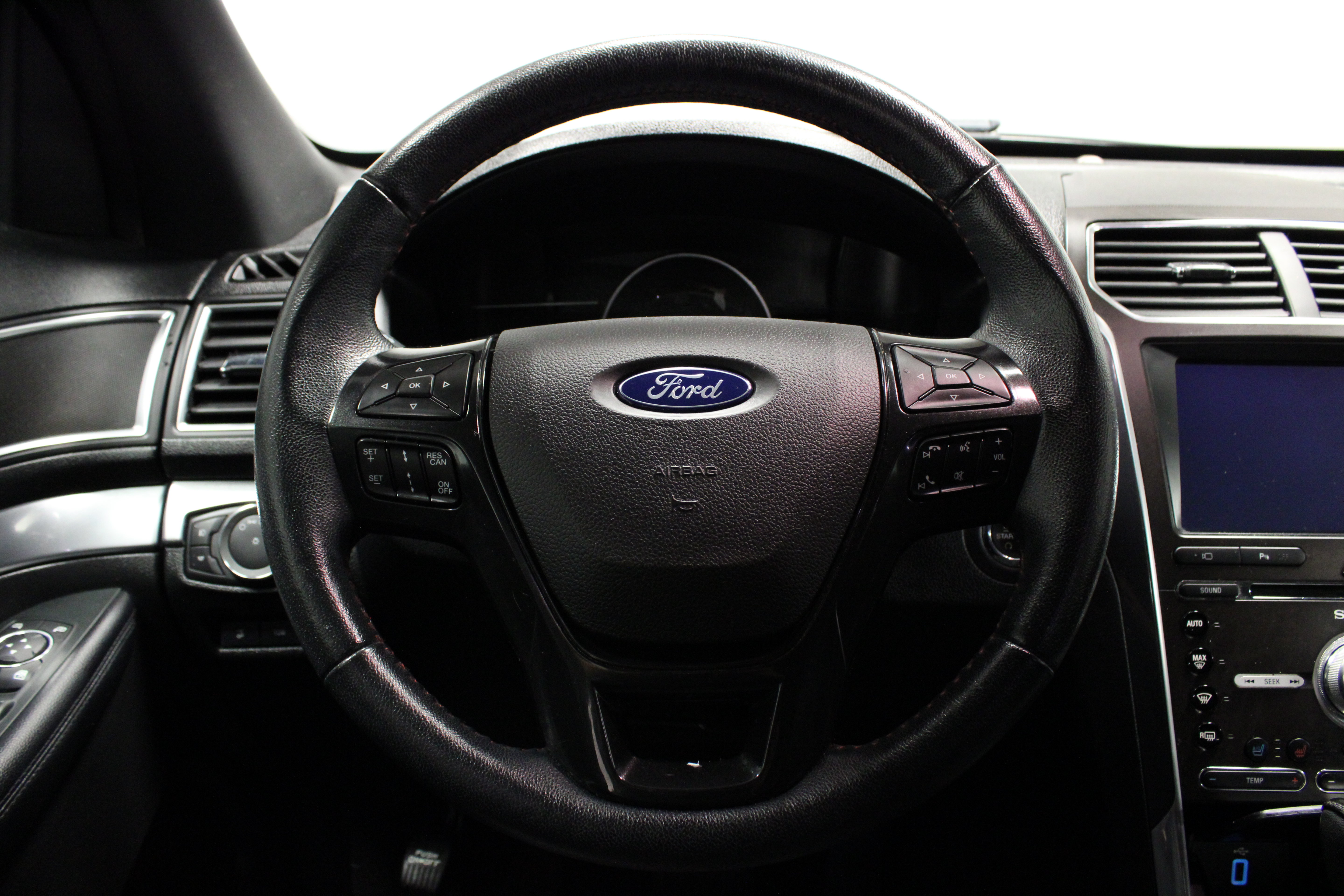 Used 2018 Ford Explorer Sport w/ Equipment Group 401A AWD/4WD image 22