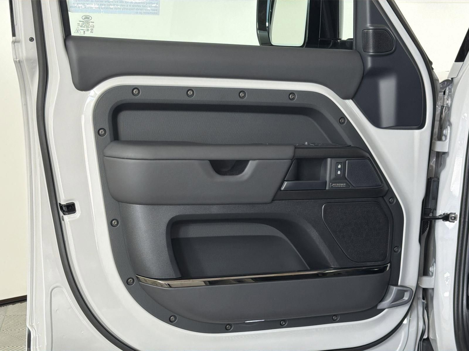 New 2026 Land Rover Defender 110 OCTA image 20